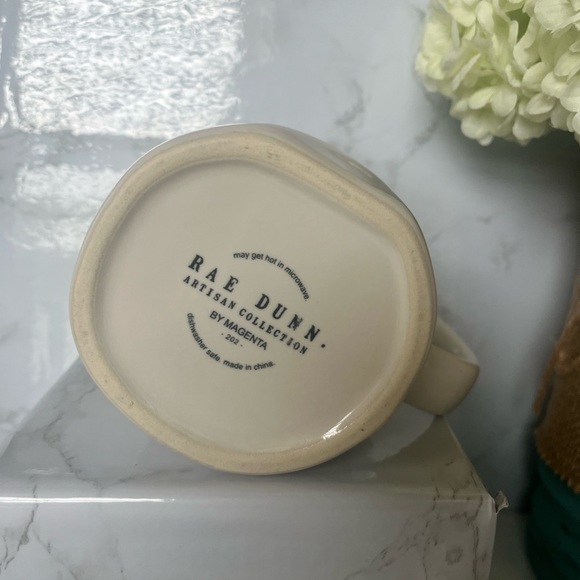 Set of 2 mugs RAE DUNN “TRICK” and “TREAT”coffee mugs EUC - Picture 10 of 10